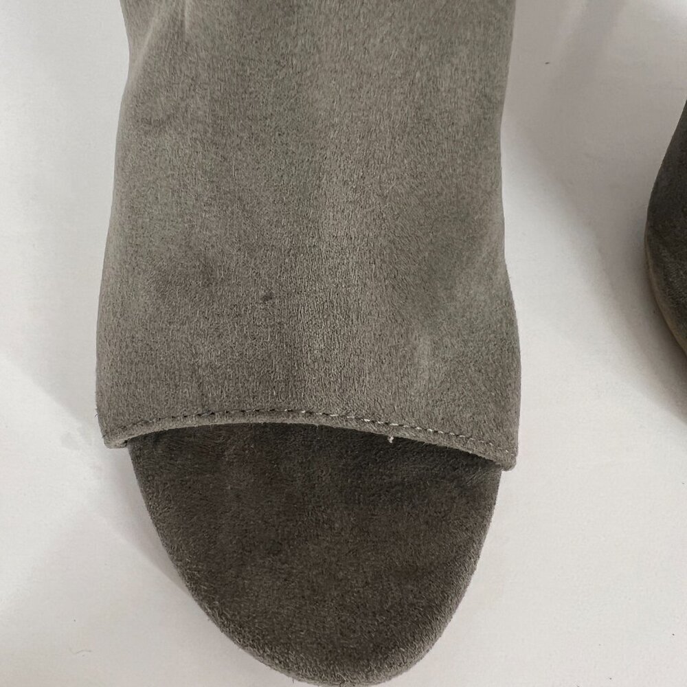 Christian Siriano Taupe / Green Faux Suede Open Toe High Heels Sz 8.5 - Picture 5 of 15